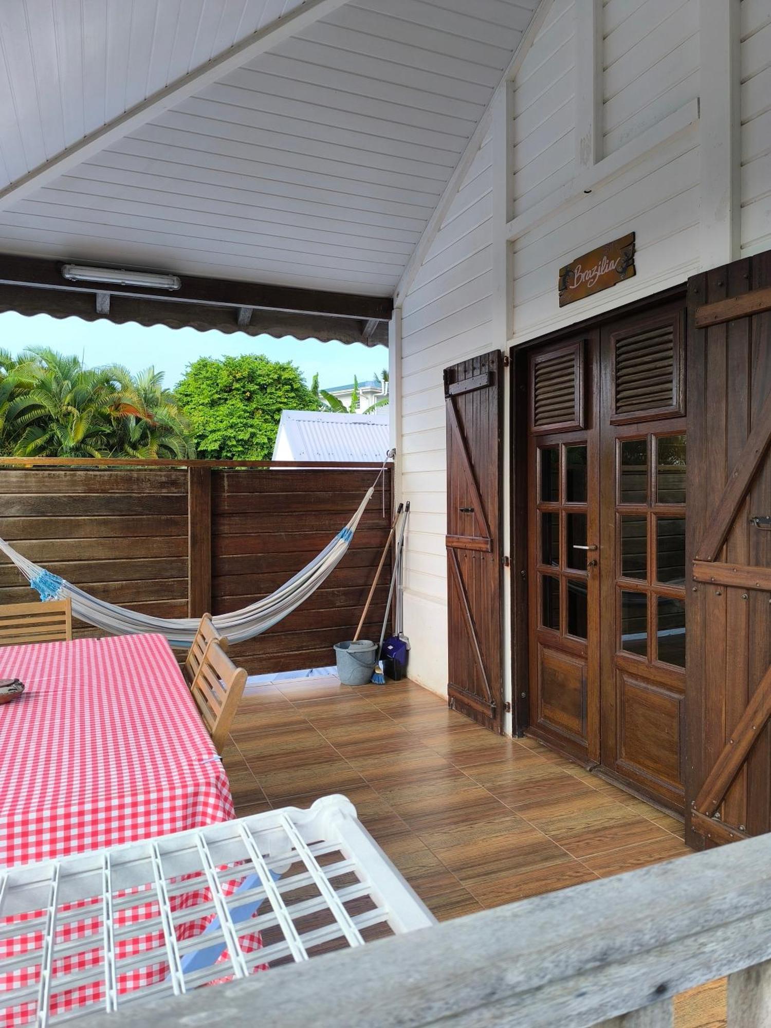 Studio Brazilia Bois Et Nature, Terrasse Avec Vue Sur Les Pitons Льо Робер Екстериор снимка